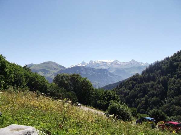 Sublime panorama sur le Massif des Ecrins. Au centre, le Glacier du Mont-de-Lans.