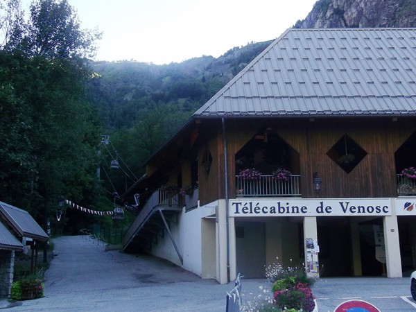 Télécabine faisant la liaison avec la station des 2 Alpes.