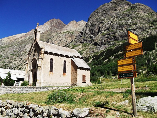 La chapelle de la Bérarde dédiée aux alpinistes.