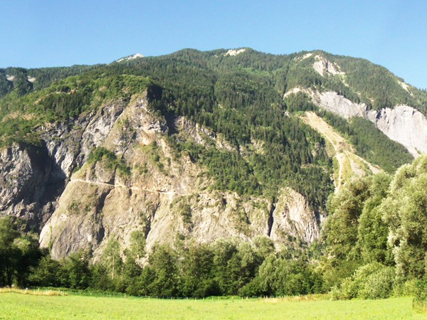 A gauche, le Rochail (3022 m) caché derrière "la Roche", pas mal mon terrain de jeu du jour !